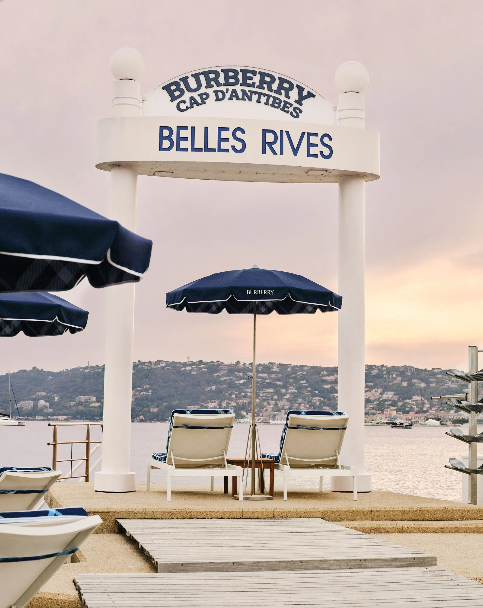 De pop-up van Burberry in het Hôtel Belles Rives