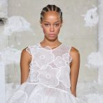 Een look van Cecilie Bahnsen lente/zomer 2025. De ontwerper organiseert een show tijdens Copenhagen Fashion Week lente/zomer 2025