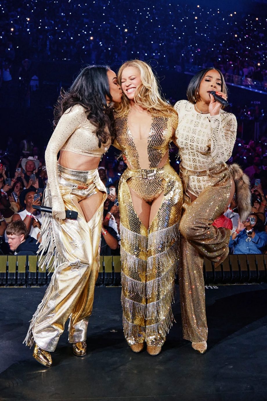destinys-child-komt-weer-bij-elkaar-voor-beyonces-laatste-show-356147