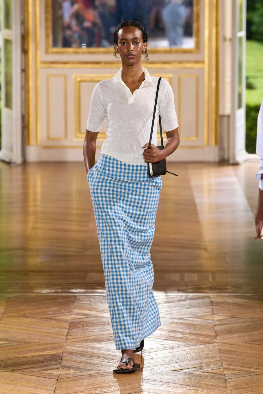 de-maxirok-met-gingham-ruiten-is-een-eeuwige-zomerklassieker-356601