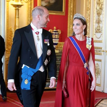 kate-middleton-schittert-in-sarah-burtons-givenchy-tijdens-staatsbanket-353848