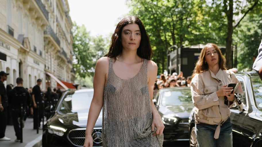 deze-beroemdheden-komen-samen-voor-demnas-laatste-balenciaga-show-354207