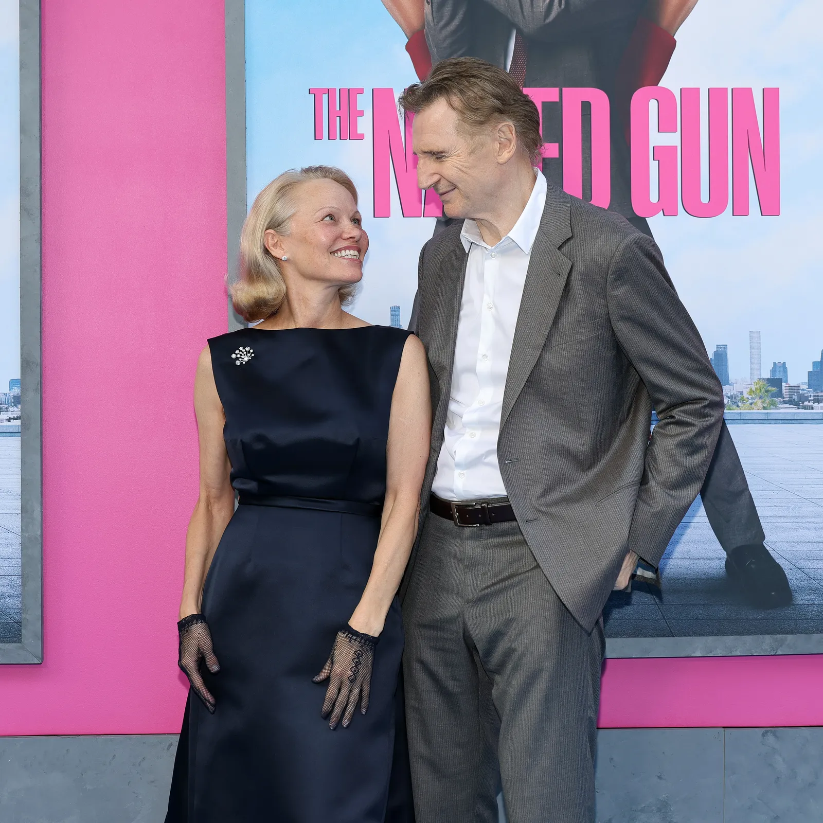 Pamela Anderson en Liam Neeson