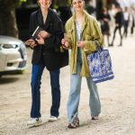 Modellen lezen een boek