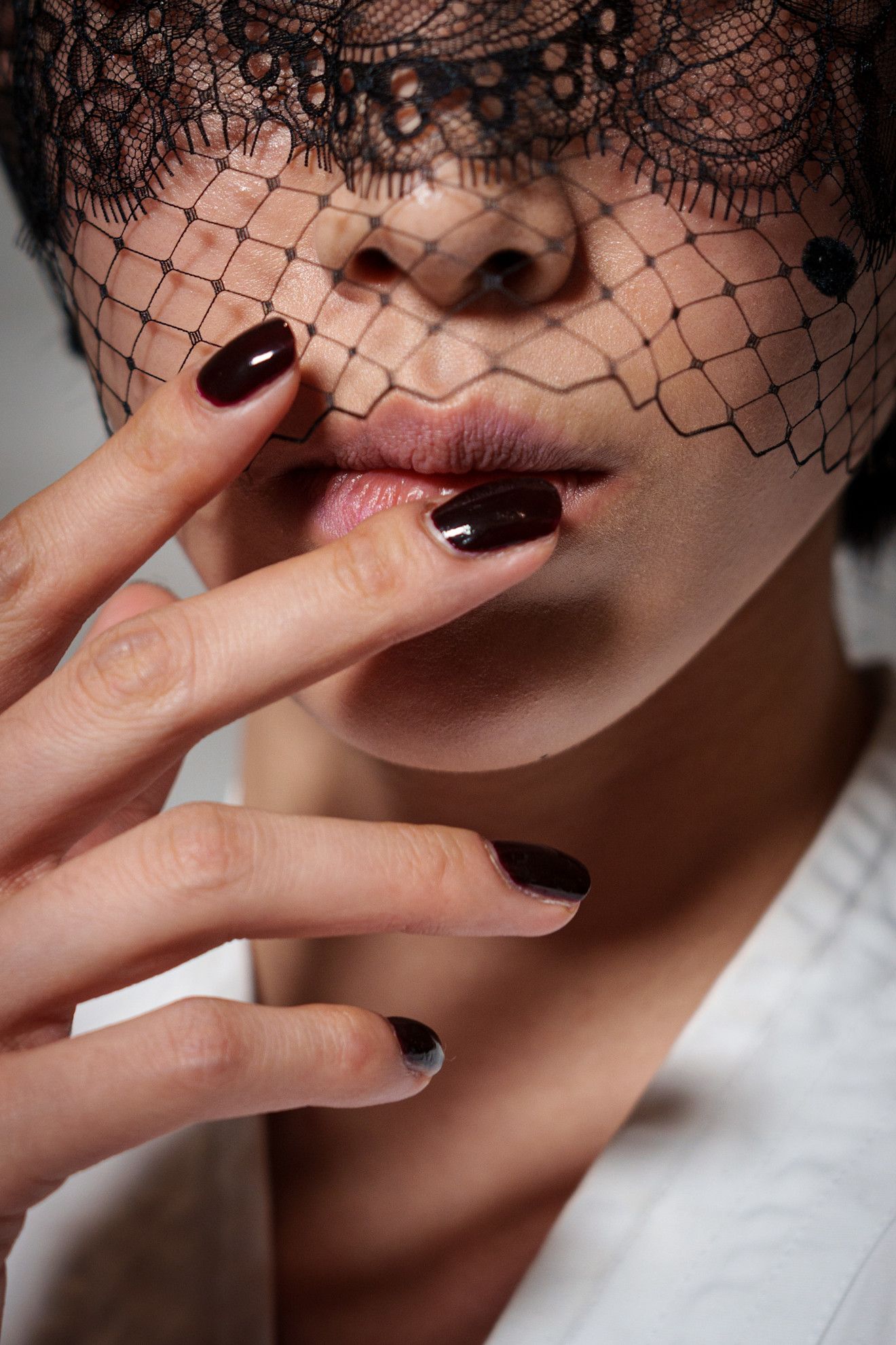 zwarte nagels herfsttrend 2025