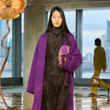 net-als-adwoa-aboah-ben-ik-weer-fan-van-deze-kleur-al-helemaal-voor-de-herfst-358280