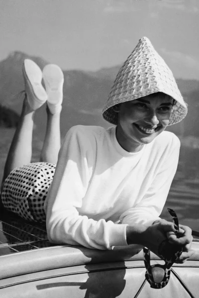 audrey-hepburns-idyllische-zomerstijl-in-16-vintage-beelden-395480