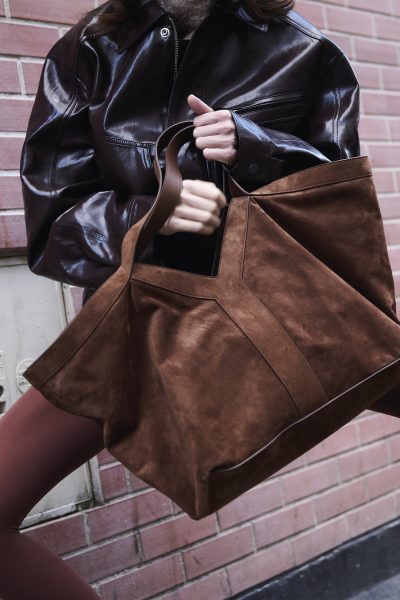 deze-klassieke-tas-is-deze-herfst-een-absolute-must-in-je-garderobe-412083