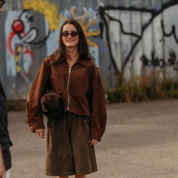 bruine-ton-sur-ton-looks-zijn-de-makkelijkste-manier-om-je-dit-najaar-chic-te-kleden-359963