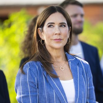 na-koningin-maxima-draagt-ook-koningin-mary-deze-populaire-zomerschoenen-359676