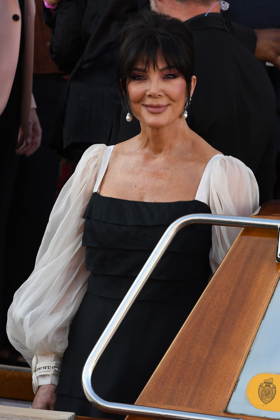 kris-jenner-vertelt-voor-het-eerst-openhartig-over-haar-facelift-360748
