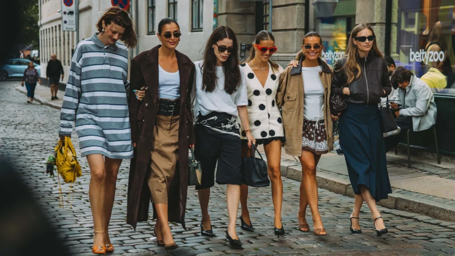 de-beste-streetstyle-van-de-lente-zomer-2026-shows-in-kopenhagen-357334