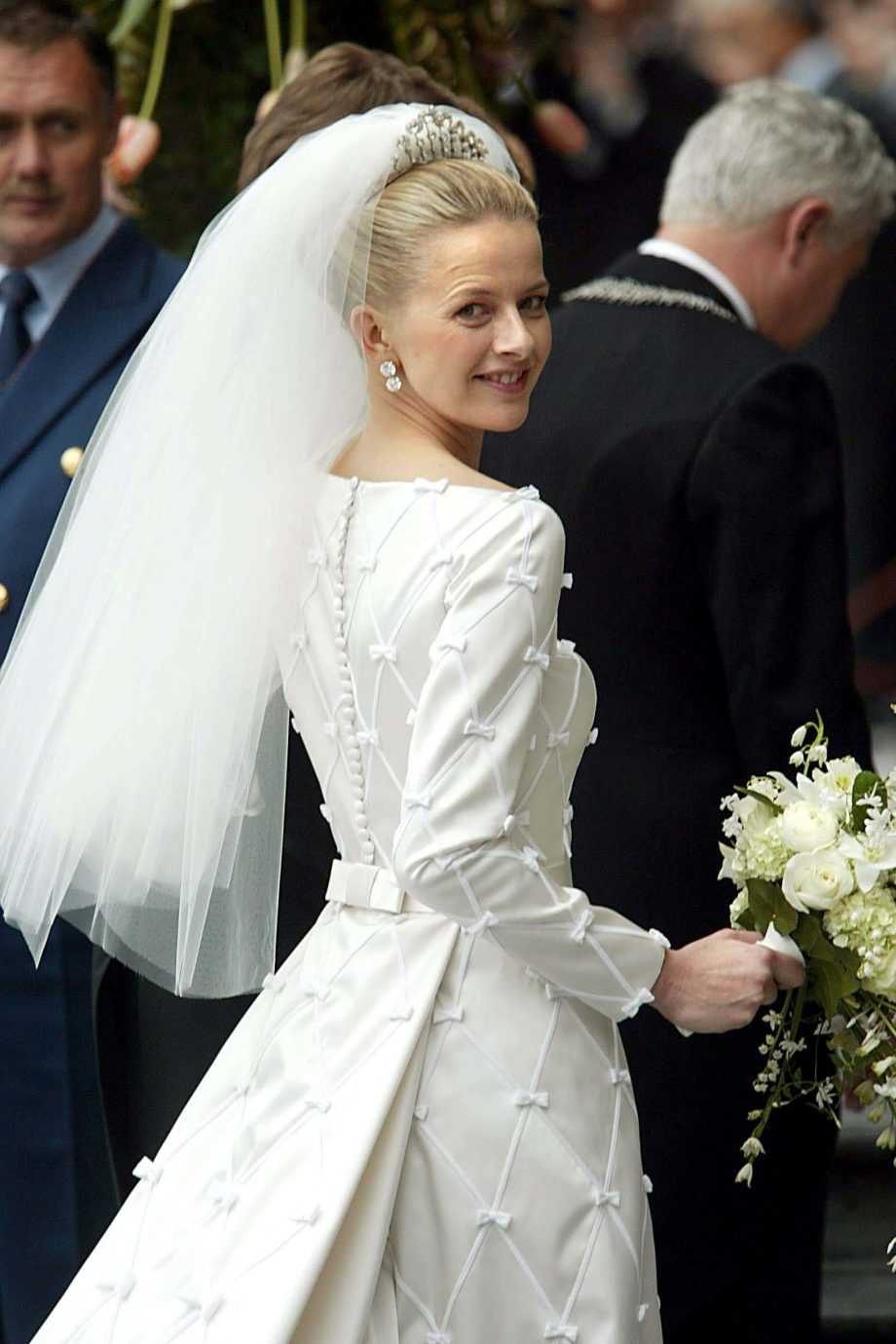 alles-wat-je-wil-weten-over-de-trouwjurk-van-prinses-mabel-358205