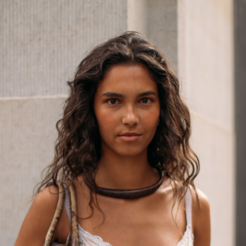 met-deze-volumesprays-is-een-flat-hair-day-verleden-tijd-361094