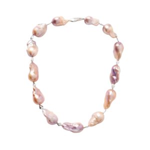 zilveren parelketting met roze details