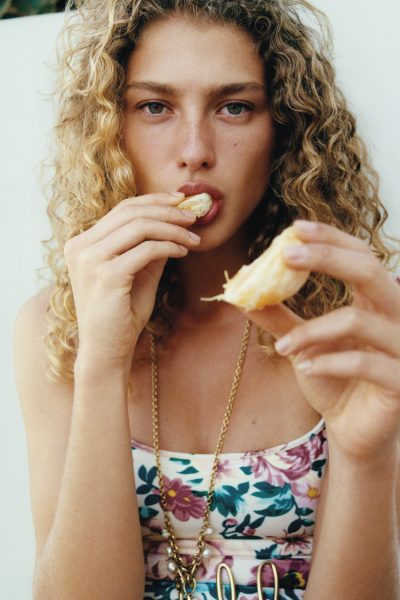 dit-rode-zomerfruit-heeft-verrassend-veel-voordelen-voor-je-gezondheid-395657