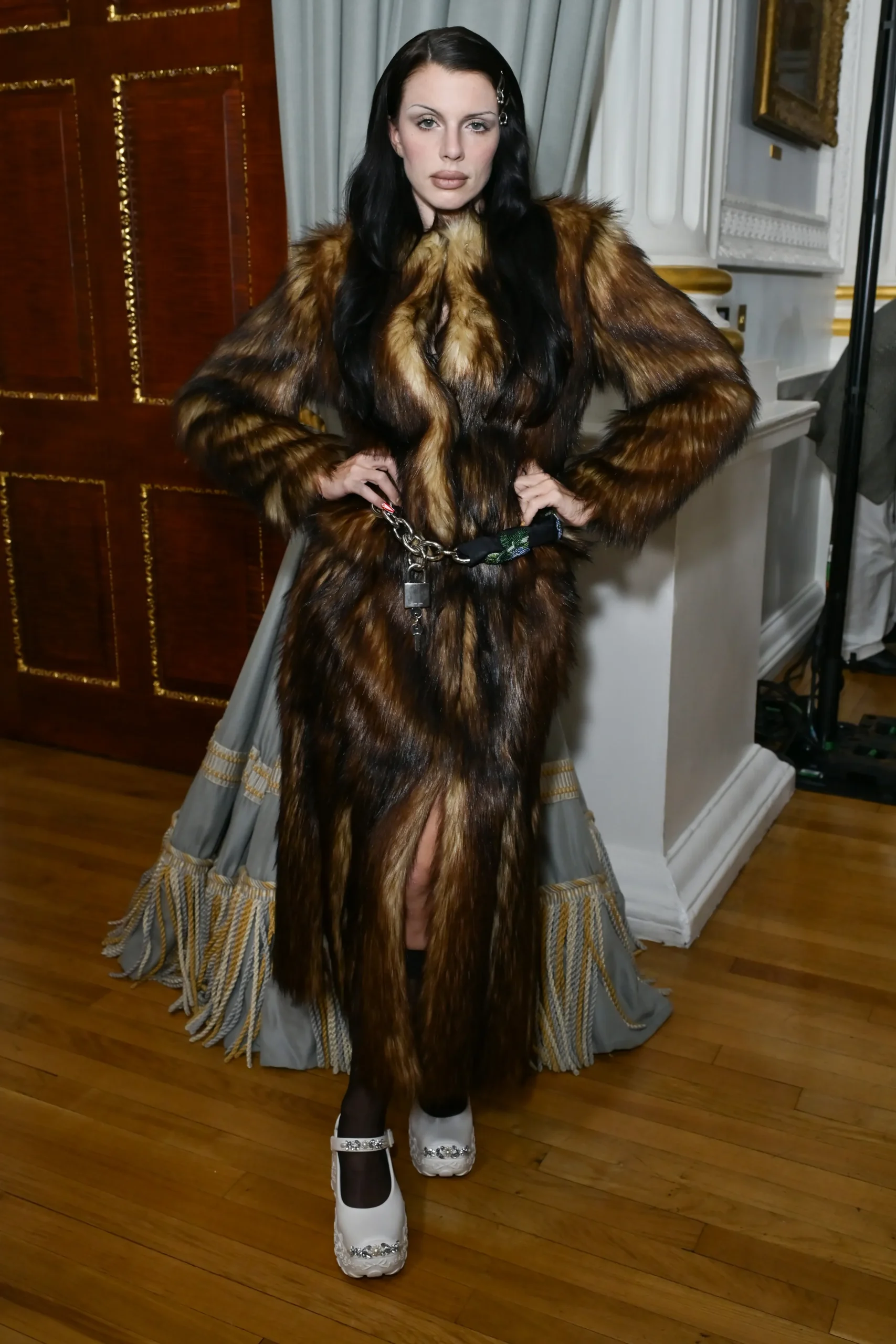 julia fox bij simone rocha