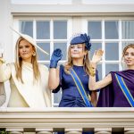 Prinses Amalia, Alexia en Ariane op het balkon tijdens Prinsjesdag 2025.