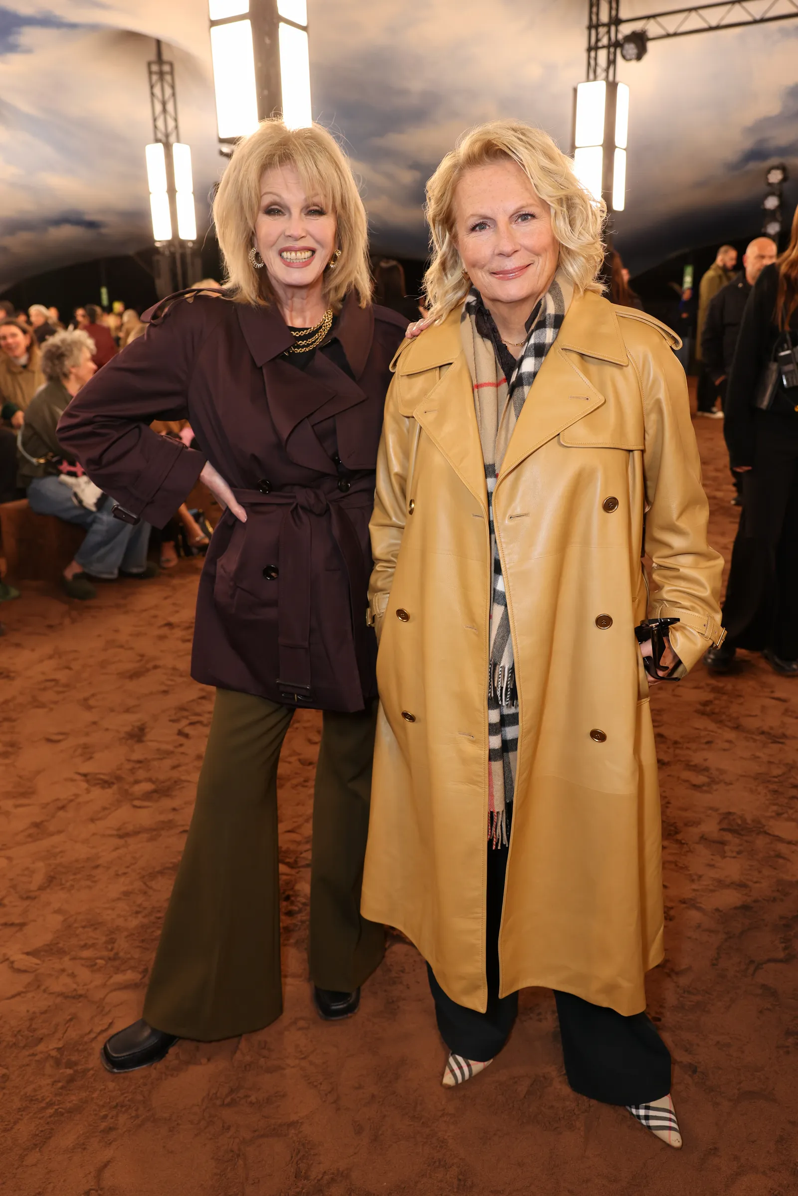 Joanna Lumley en Jennifer Saunders op de voorste rij bij Burberry