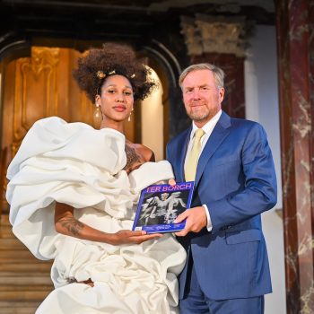 gia-bab-schittert-in-een-jurk-van-tess-van-zalinge-bij-opening-gesina-gezien-worden-362479