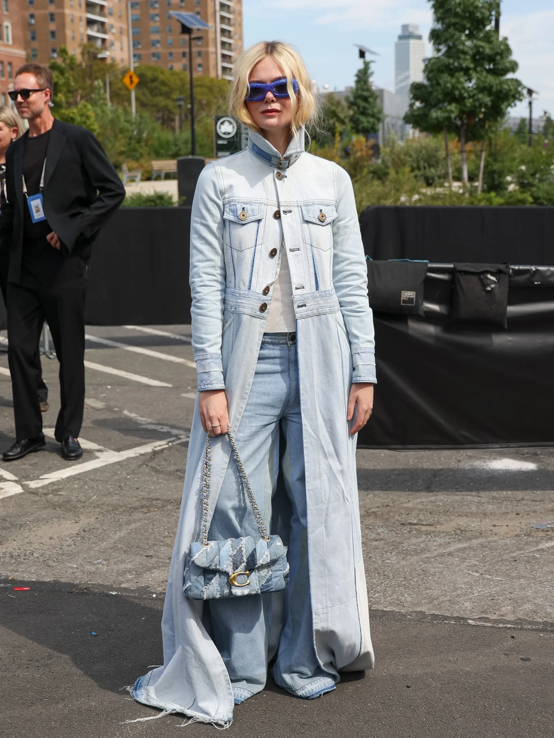 Elle Fanning bij Coach