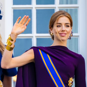 gouden-cuff-armbanden-prinses-alexia-doet-voor-hoe-je-ze-anno-2025-draagt-363889
