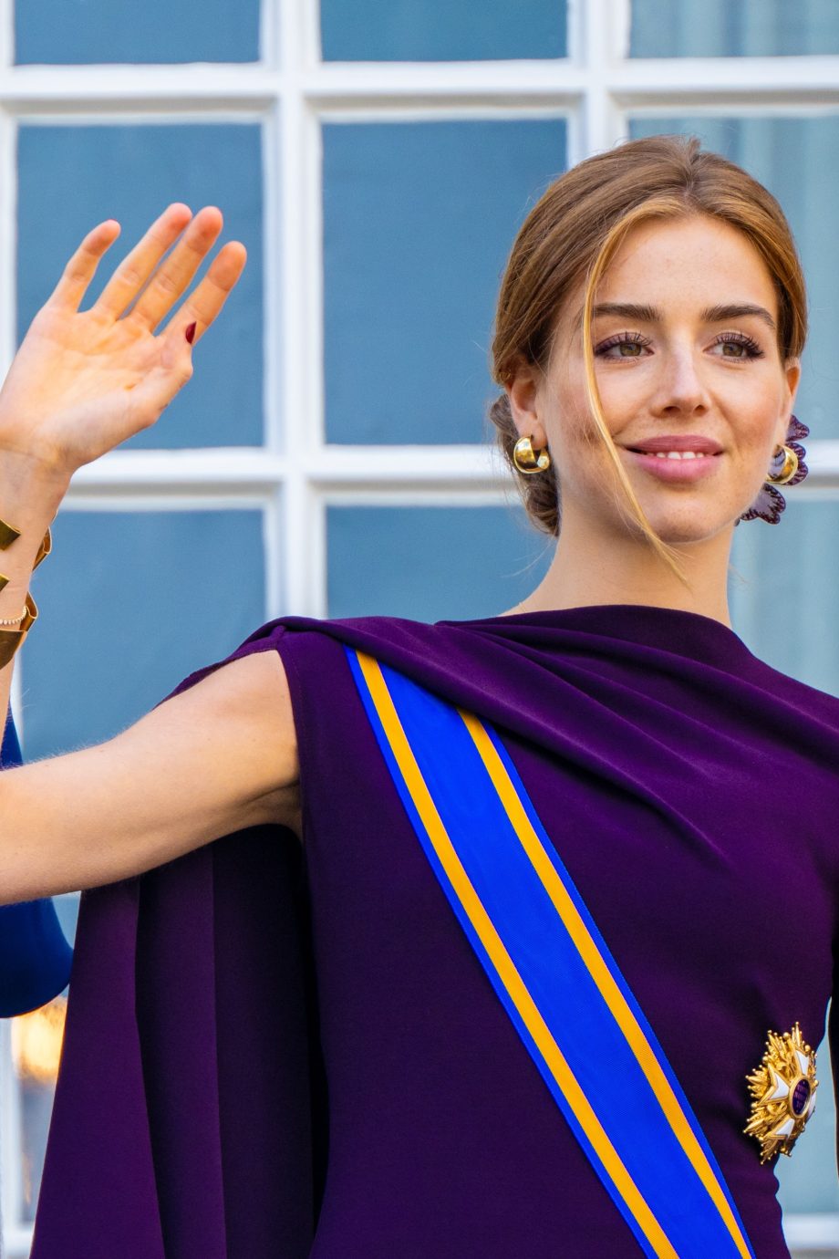 gouden-cuff-armbanden-prinses-alexia-doet-voor-hoe-je-ze-anno-2025-draagt-363889