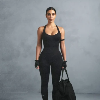 kim-kardashian-introduceert-nikeskims-in-interview-met-vogue-364741