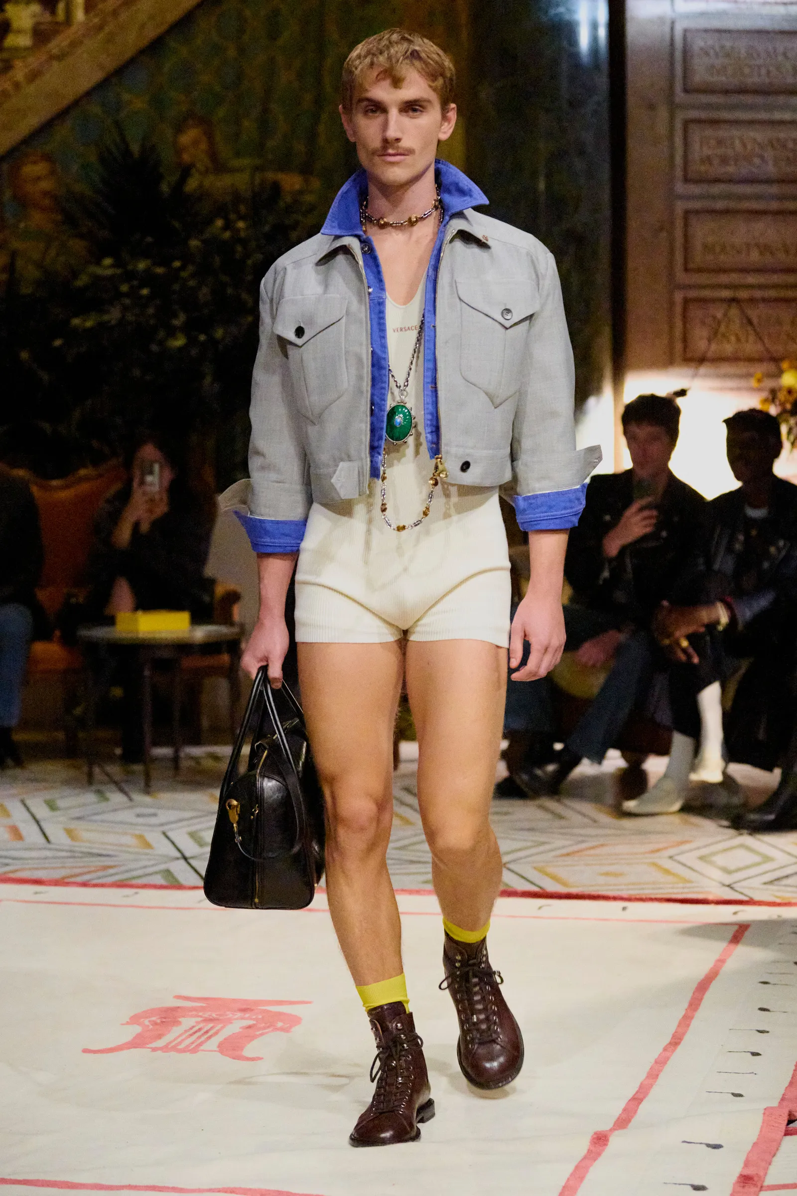 Versace ss26 milan fashion week 2025