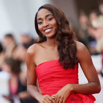 ayo-edebiri-maakt-indrukwekkend-debuut-op-het-filmfestival-van-venetie-361413