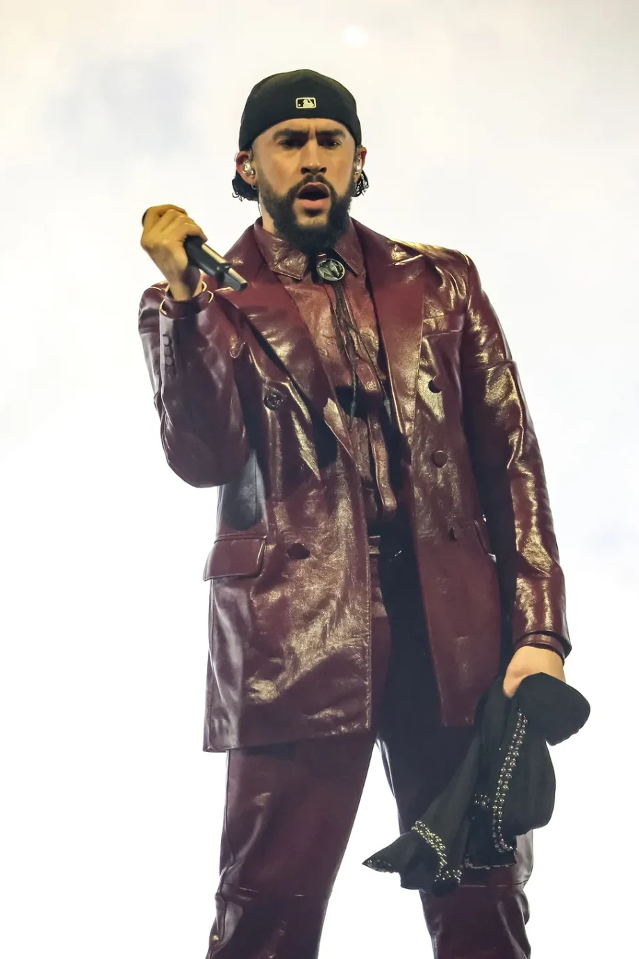 bad-bunny-treedt-op-tijdens-de-halftime-show-van-de-super-bowl-2026-365495
