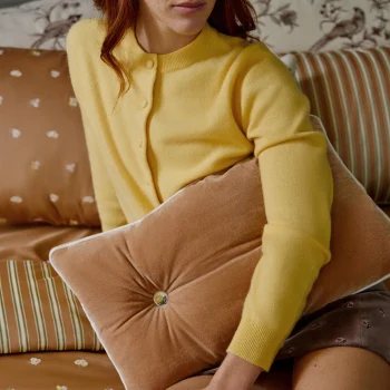 met-deze-sierkussens-wordt-bankhangen-een-stijlvolle-aangelegenheid-383488