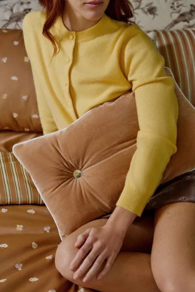 met-deze-sierkussens-wordt-bankhangen-een-stijlvolle-aangelegenheid-383488