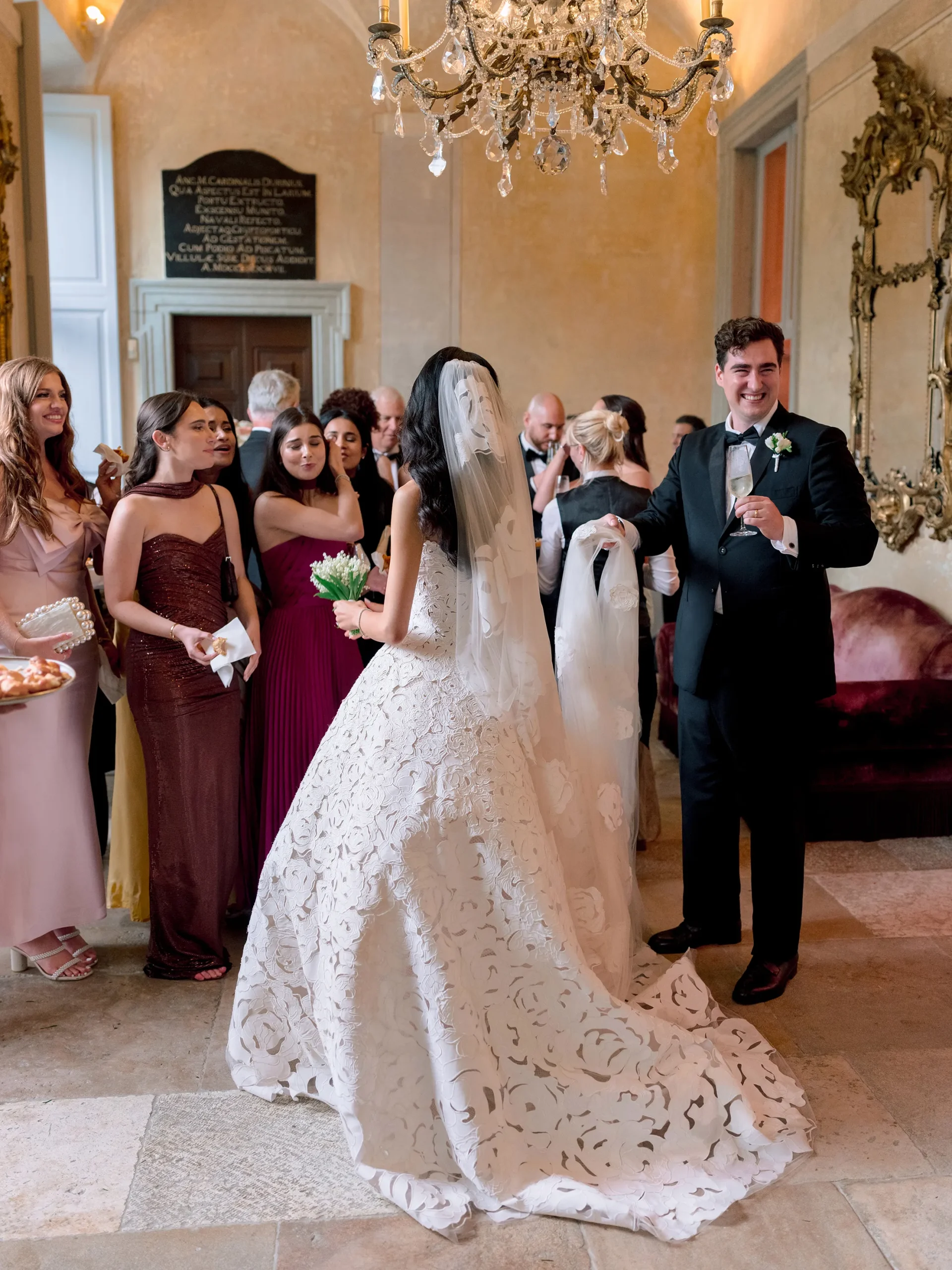 Becca Bloom en David Pownall getrouwd