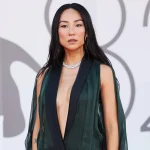 Greta Lee in Dior bij het Filmfestival van Venetië 2025