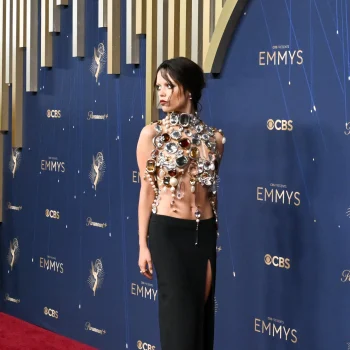 de-best-geklede-sterren-bij-de-emmys-2025-363260