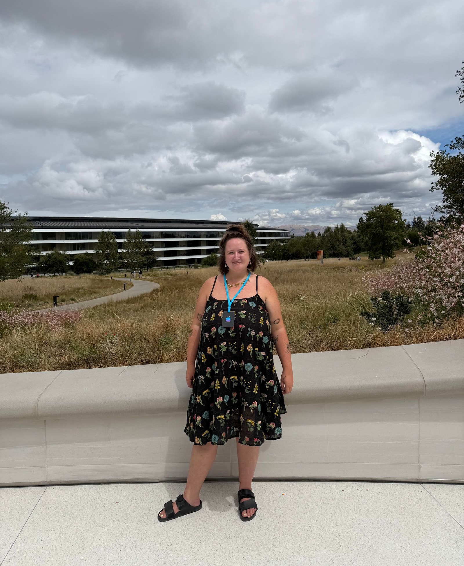 Emma Spector Apple Park lancering iPhone 17 pro