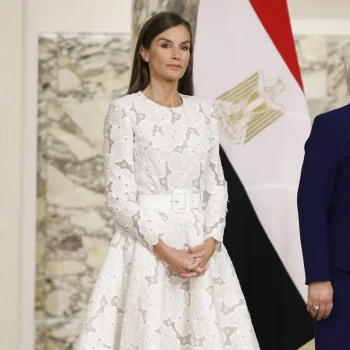 koningin-letizia-kiest-voor-een-bruidsjurk-tijdens-staatsbezoek-aan-egypte-364441
