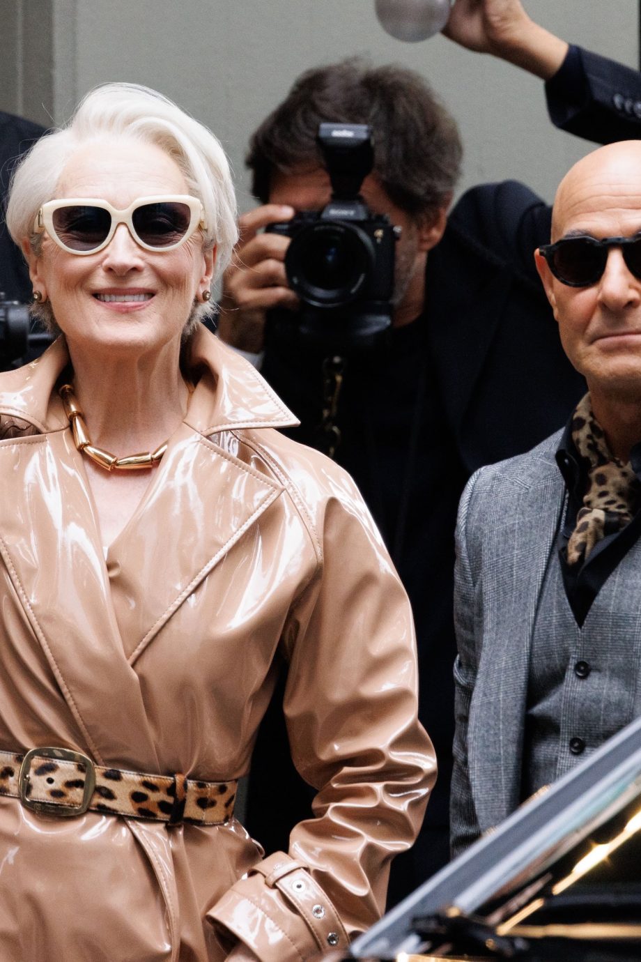 miranda-priestly-en-nigel-zitten-front-row-bij-de-show-van-dolce-gabbana-in-milaan-365478