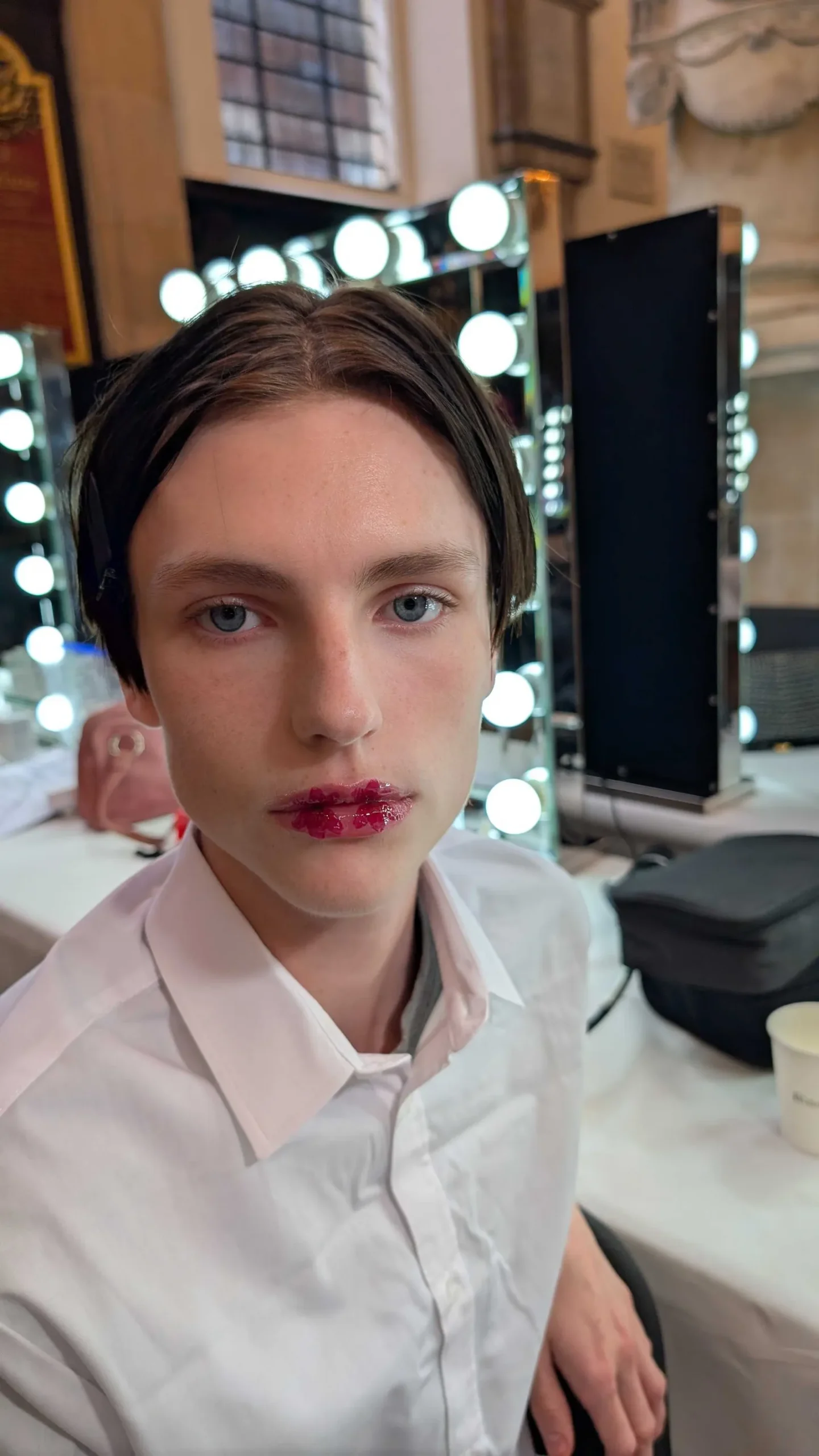 Een beautylook van Simone Rocha lente/zomer 2026