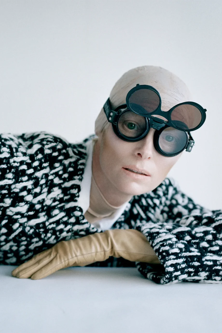 deze-tentoonstelling-over-en-met-tilda-swinton-in-eye-filmmuseum-wil-je-zien-365080