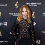 Aiko Beemsterboer op rode loper bij de Gouden Kalveren 2025