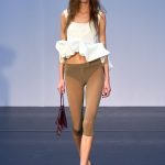 De doorschijnende capri bij Magda Butrym lente/zomer 2026.