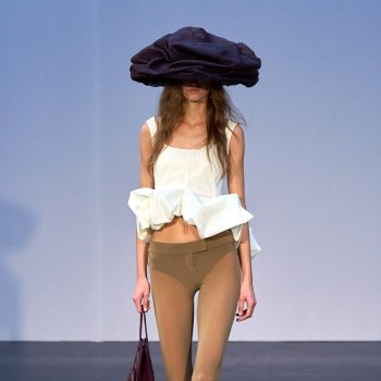 deze-weinig-verhullende-broek-wordt-een-van-de-grootste-trends-voor-lente-zomer-2026-367259