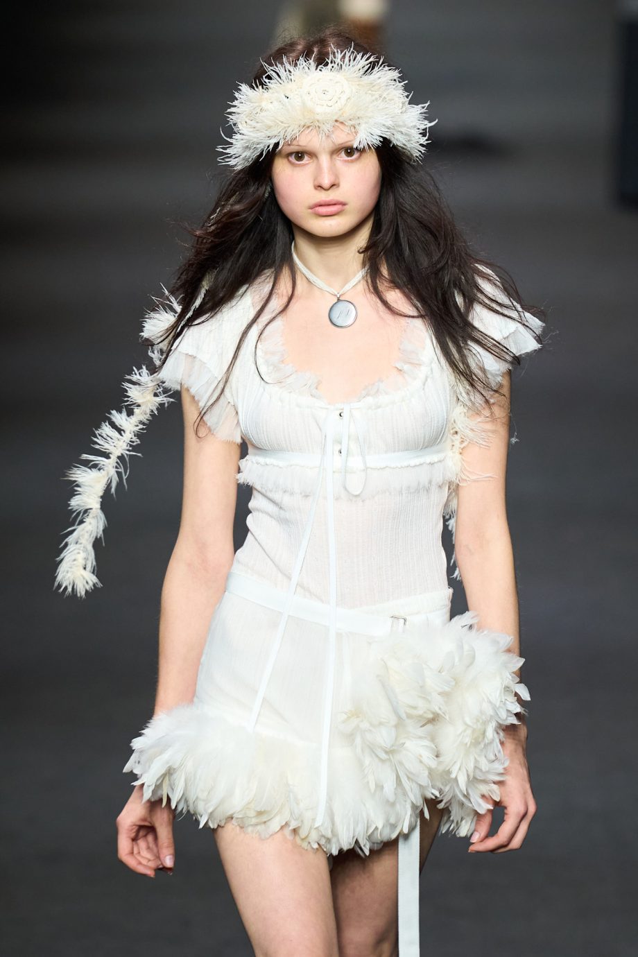 de-dochter-van-jack-white-en-karen-elson-maakte-haar-debuut-als-model-bij-deze-modeshow-367637