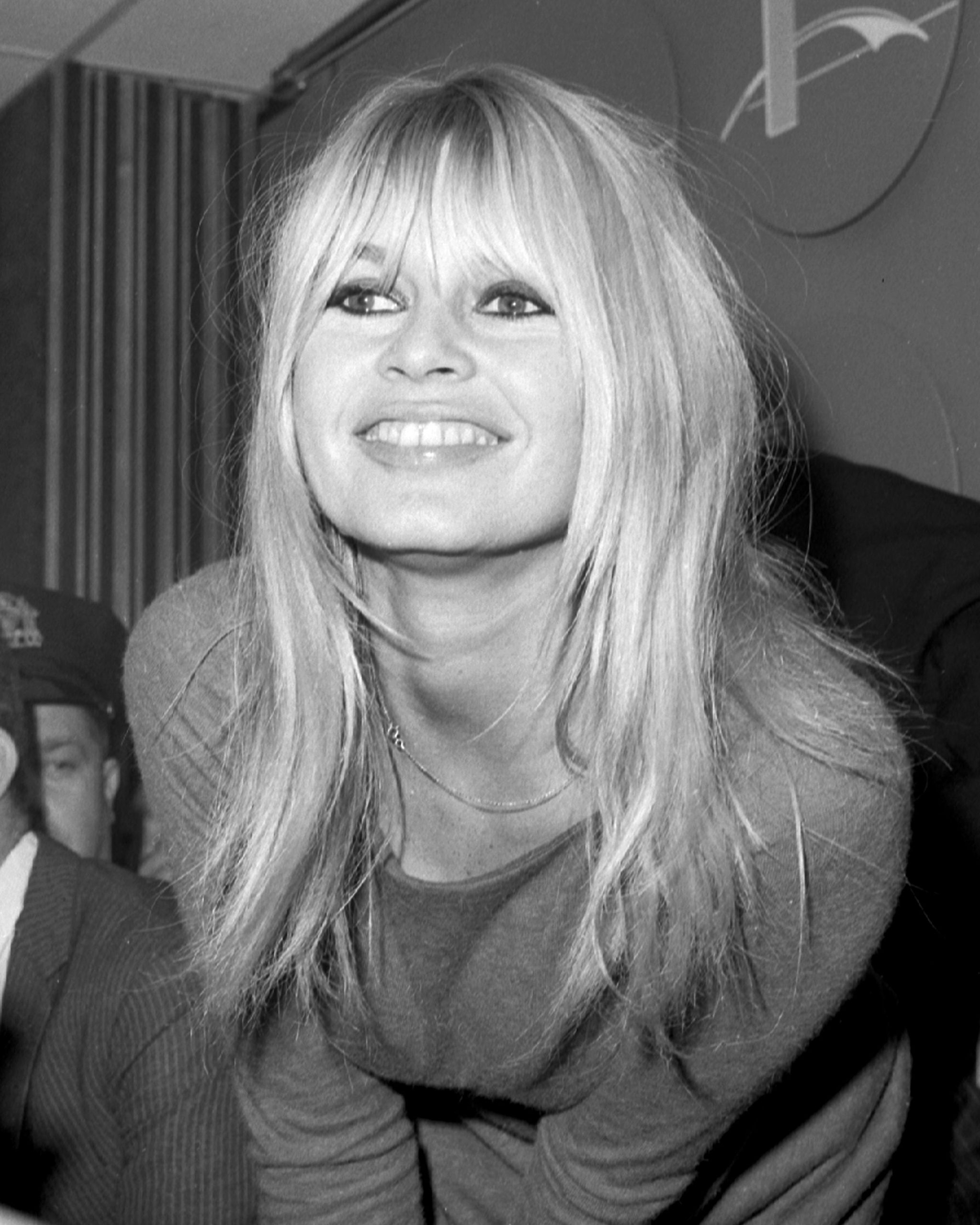lachende Brigitte bardot in 1965