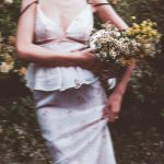 Geurstokjes roomsprays vrouw met bloemen