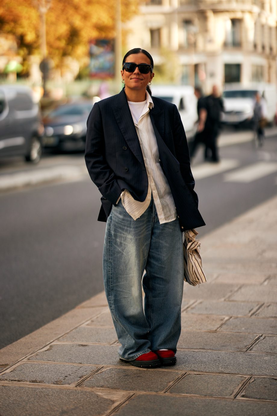 deze-comfortabele-spijkerbroek-staat-nog-altijd-bovenaan-in-de-trends-368018