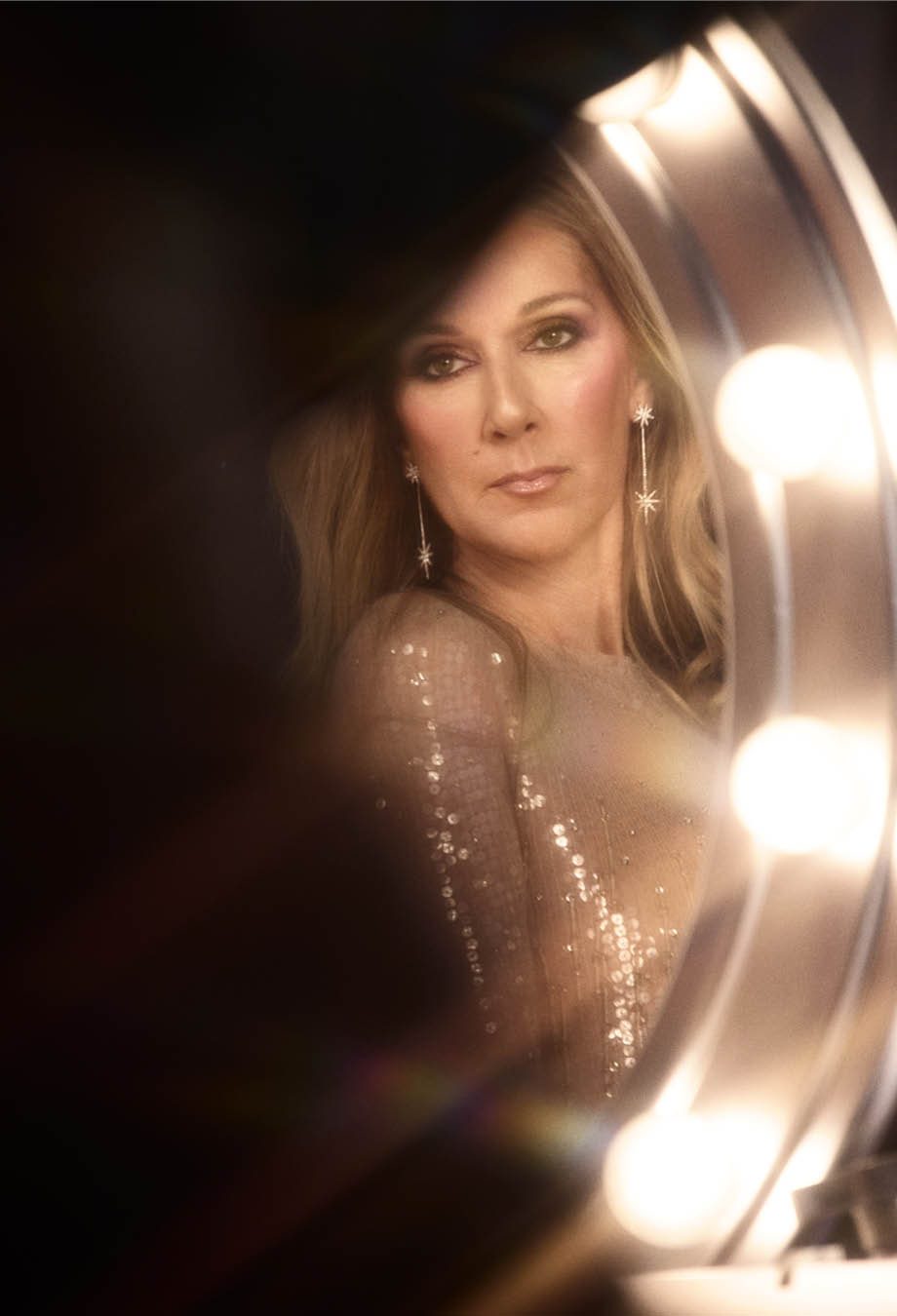 celine-dion-is-het-gezicht-van-charlotte-tilburys-holidaycampagne-366373