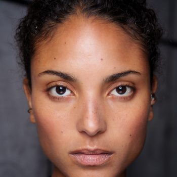 gebruik-je-een-led-masker-deze-producten-versterken-het-glow-effect-369067